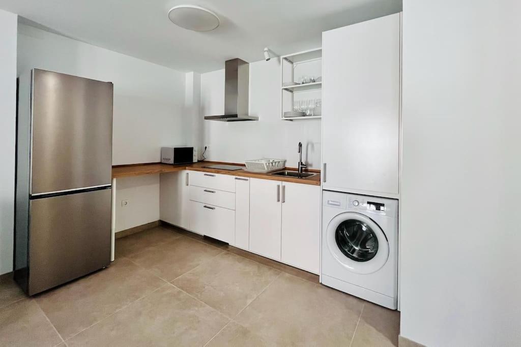 Lovely Apartment Close By City Center Малага Екстер'єр фото